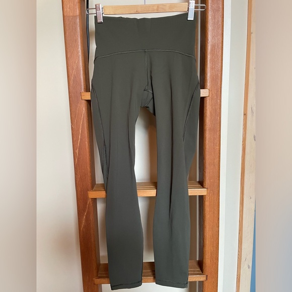 Lululemon Train Times 7/8 Pant Size 4 - Picture 2 of 5